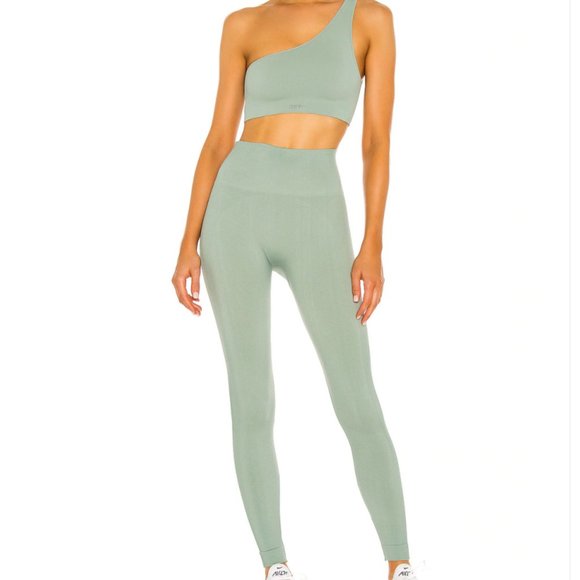 SET ACTIVE Pants - Set Active X REVOLVE Leggings in Aspen Green NWT Size Small